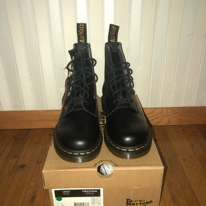 Doc Martens 1460 8-eye boots